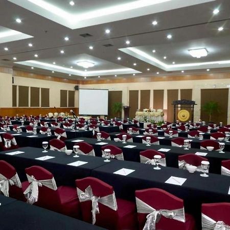 Grand Cempaka Business Hotel Dżakarta Zewnętrze zdjęcie