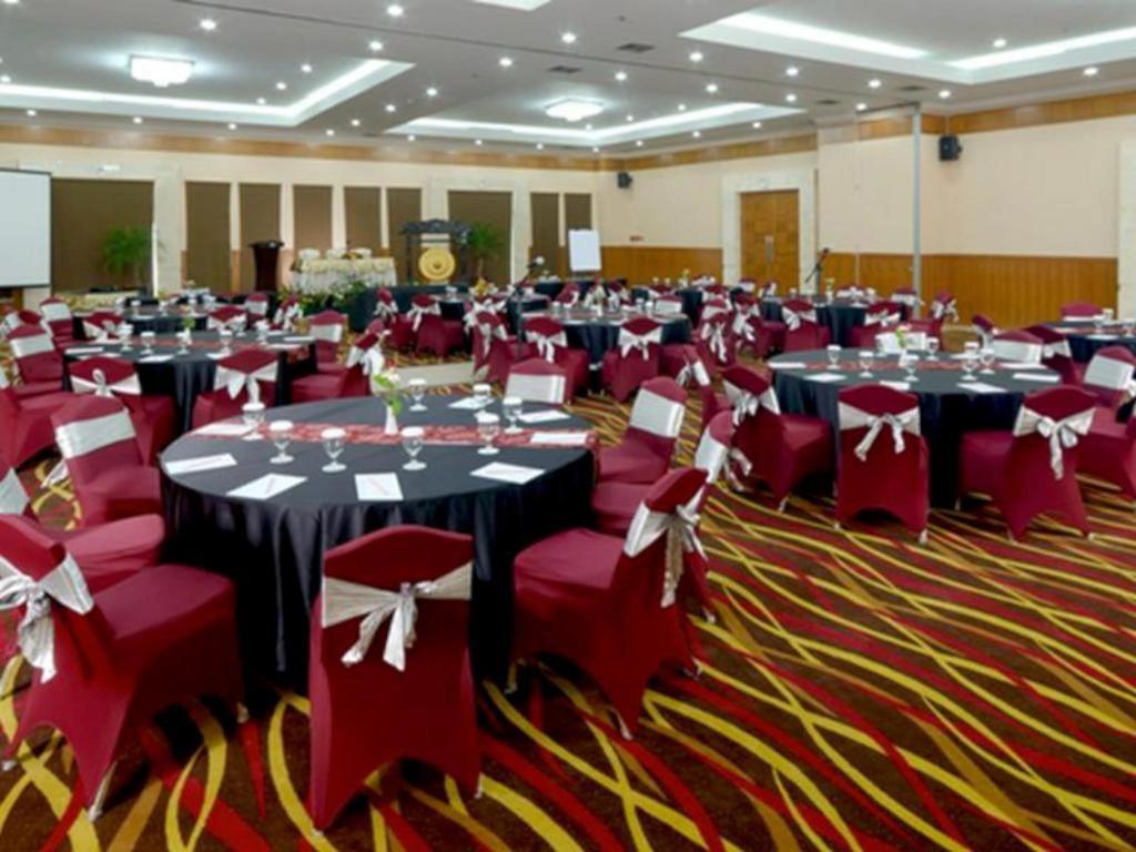 Grand Cempaka Business Hotel Dżakarta Zewnętrze zdjęcie