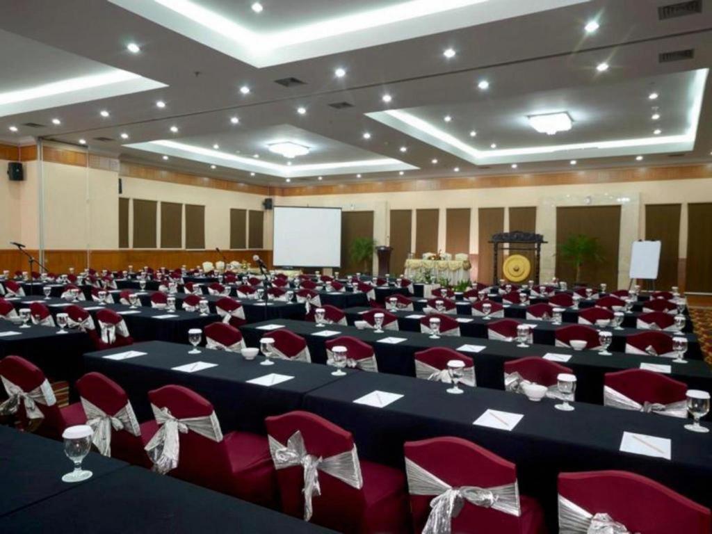Grand Cempaka Business Hotel Dżakarta Zewnętrze zdjęcie